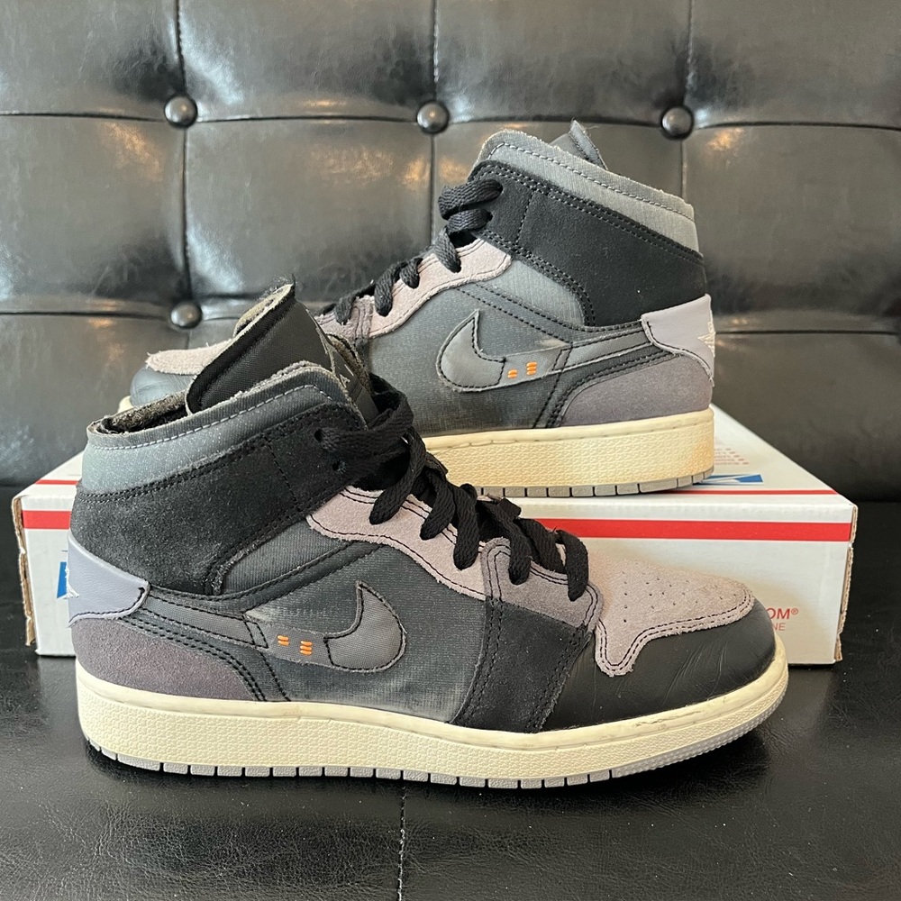 Jordan 1 Mid‎ SE Craft
